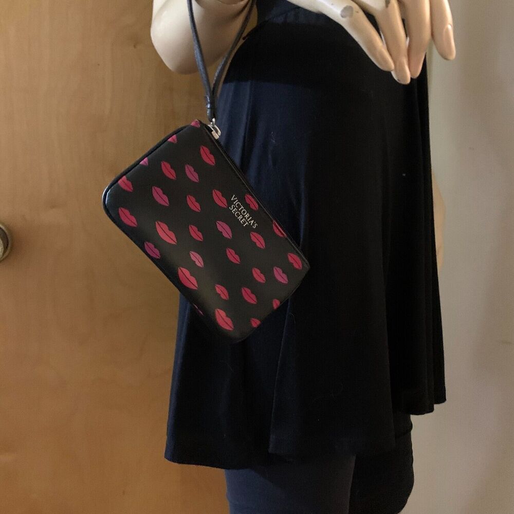 VICTORIA'S SECRET Black Faux Leather Wristlet with Pink & Red Lipstick Love Kiss - Picture 9 of 15